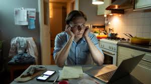Micro-Decisions That Are Slowly Breaking You (Without You Even Realizing It)