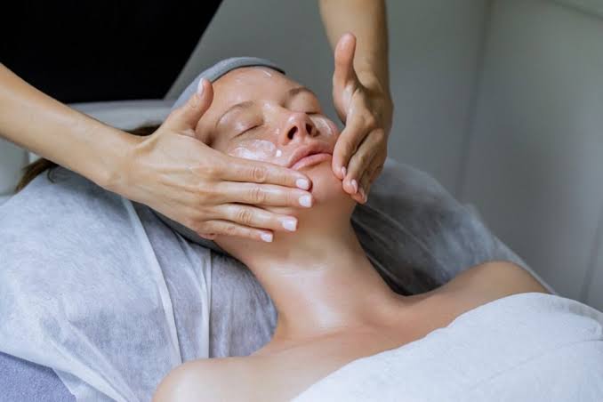 How to Choose the Right Skin Treatment for Your Skin Concerns